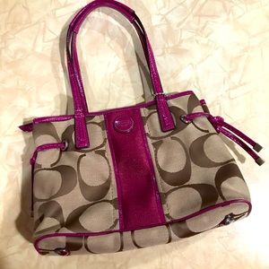 Beautiful Small Signature Coach Purse!